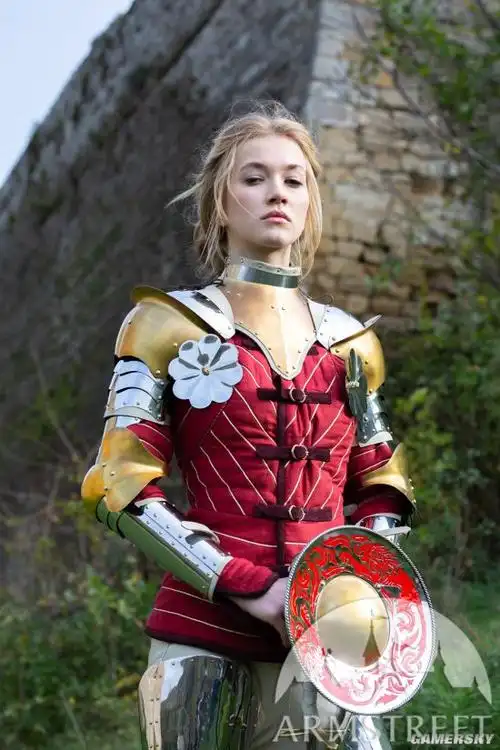 国外打造女性中世纪铠甲帅气外型防御力飙升