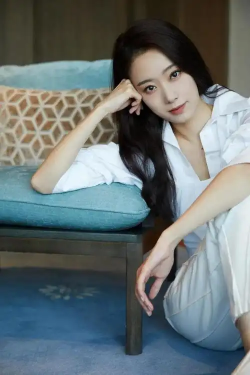 精美图集张小斐优雅美丽的女演员