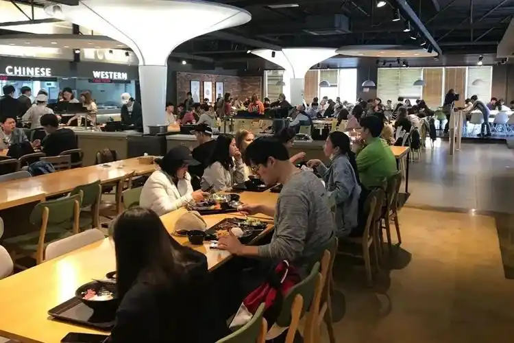 韩国校园营养午餐介绍:每天有龙虾,鲍鱼,螃蟹吃?餐费政府出?