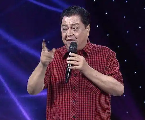 压轴的节目是由著名相声演员李金斗和青年演员李宽所说的相声《黄鹤楼