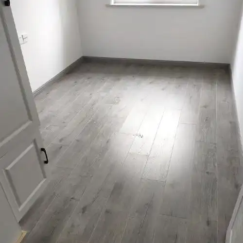 家用灰色强化复合木地板12mm木质复古金刚耐磨强化复合地板