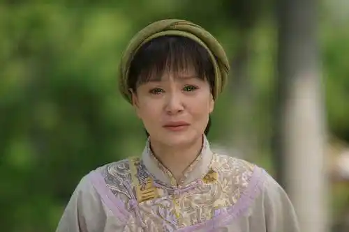 《春天后母心》是一部民国家庭苦情剧,由陈路导演,边立民编剧,刘雪华