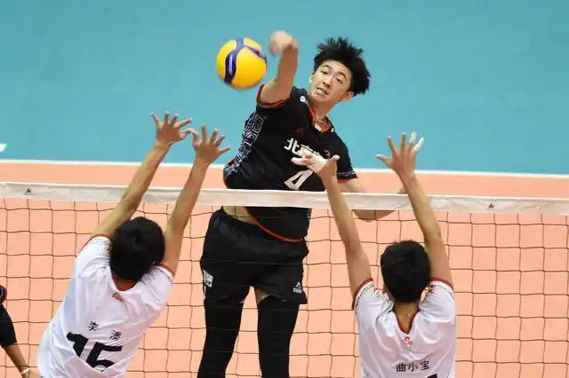 全国男排锦标赛:北京队胜辽宁队