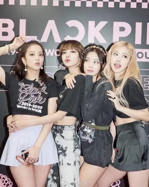 blackpink团照派送,叮咚~已到达,四个小仙女,请签收