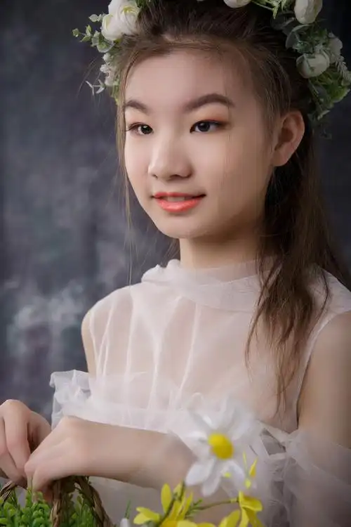 源淼的儿童摄影作品《10岁小美女》