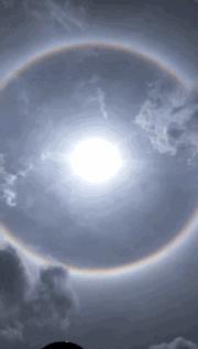 的光圈美图占领了朋友圈↓↓↓朋友圈分分钟被美图刷屏抢占了昆明人的