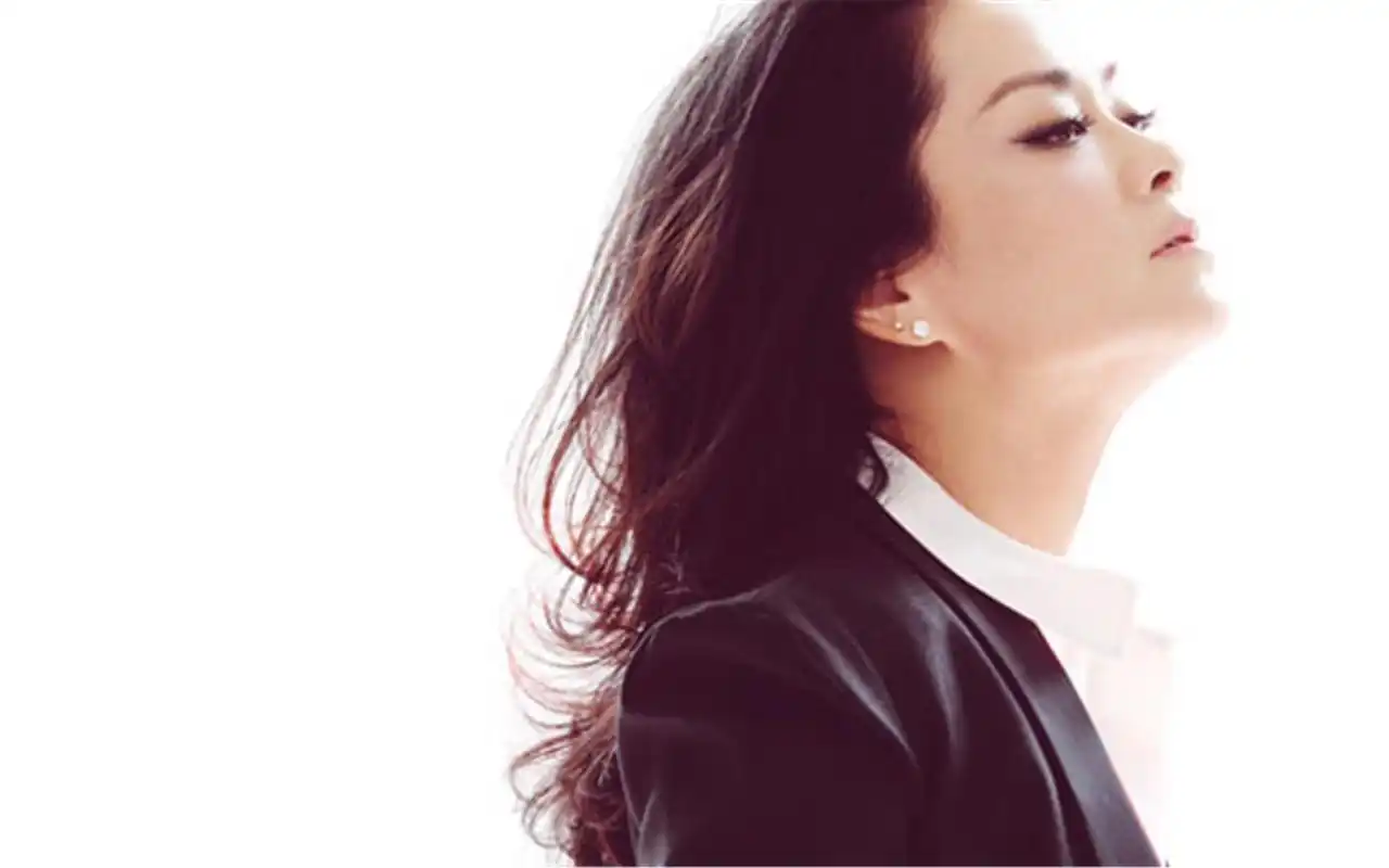 花儿与少年2大姐毛阿敏黑白大片写真电脑桌面壁纸下载