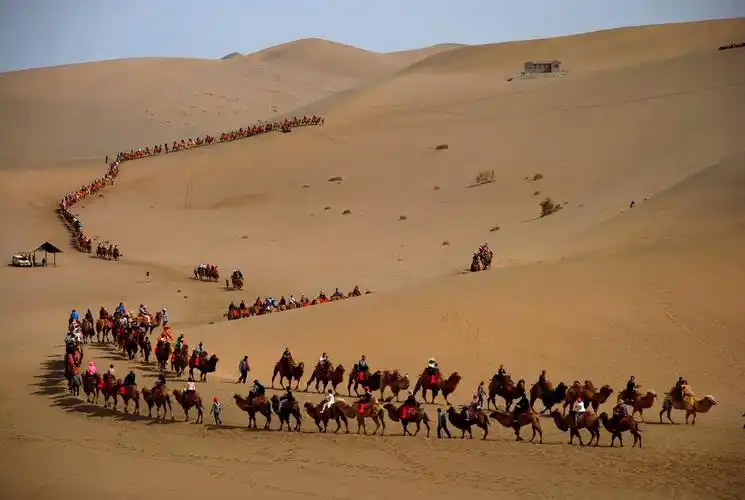 鸣沙山月牙泉游记