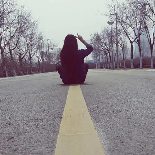 自拍女生背影byzxxuan