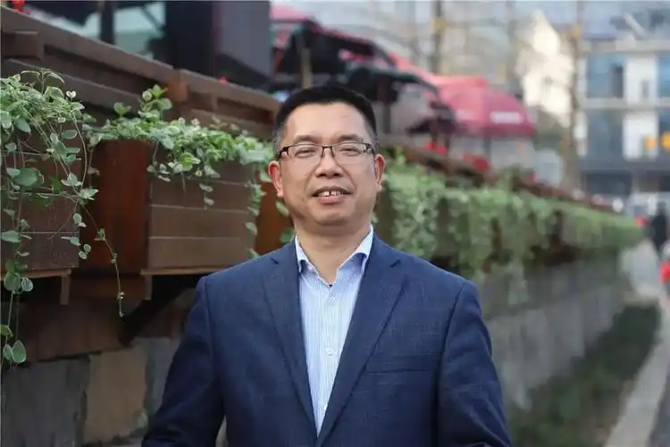 上海对外经贸大学附属松江实验学校花园校区依托大学资源打造品牌学校