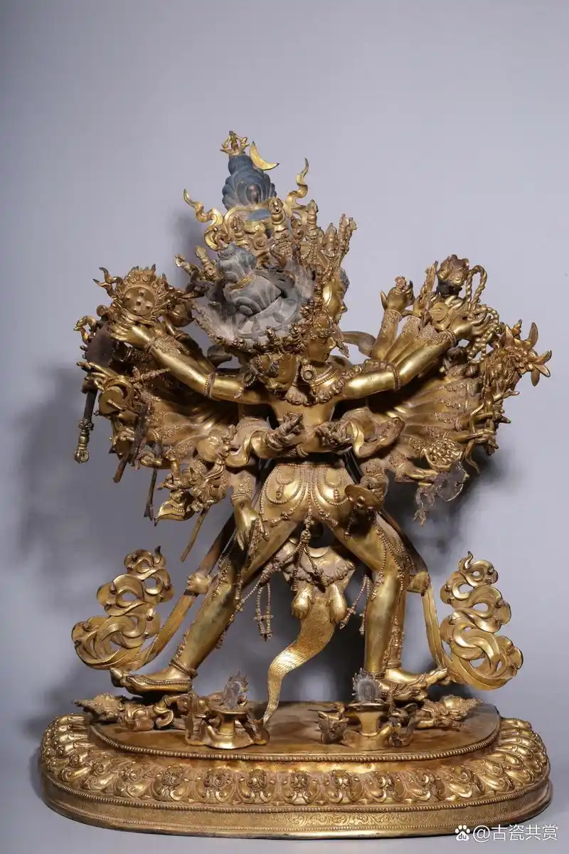 清代,铜鎏金胜乐金刚造像 高75.5厘米,重92.2斤