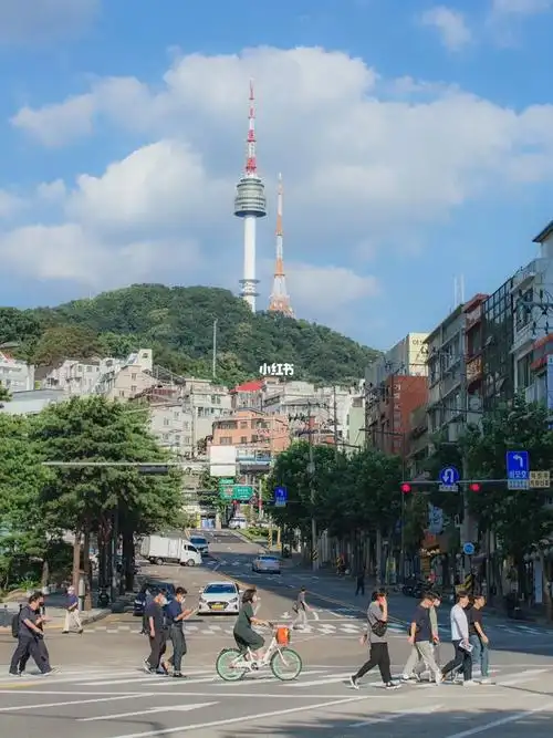 我觉得如果非要选一个韩国,或者说是首尔的标志的话,肯定是南山塔,没