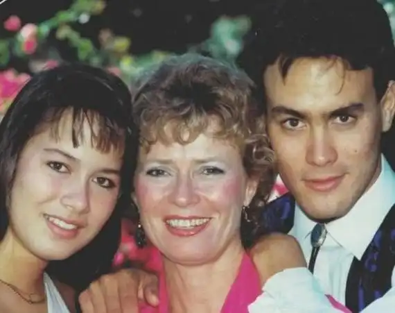 李香凝个人资料简介 50岁,李香凝是李小龙亲生的吗 - 歌词译