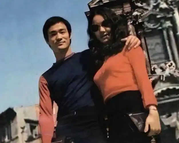 1973年,李小龙突然在香港离奇死亡,到底发生了什么?