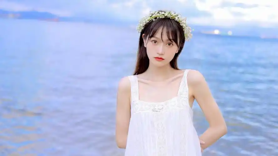 养眼小清新美女海边写真,高清壁纸图片,清纯美女-回车桌面