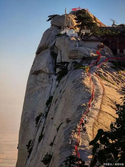 中国三座难爬的名山,趁身体好时去爬一次吧,别给人生留下遗憾