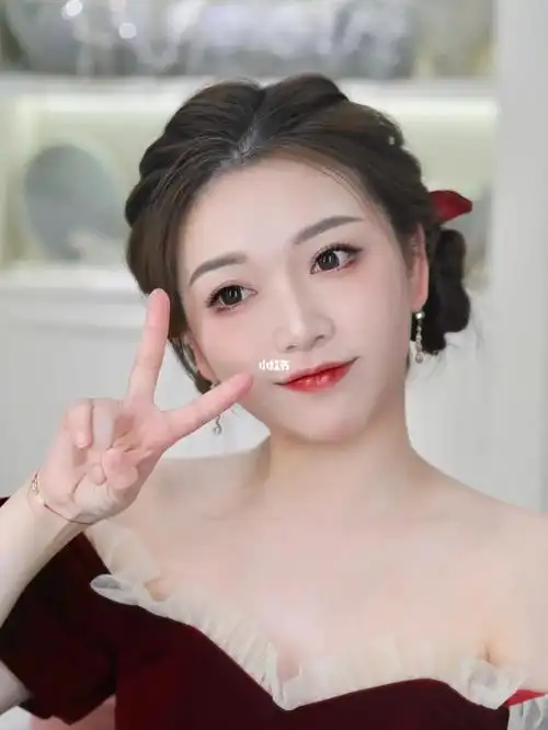 新娘跟妆_敬酒服_减龄_新娘_发型_新娘造型_婚礼_新娘敬酒服造型