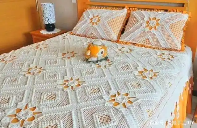 实用而且漂亮!多款手工钩编的床单,一定花费了不少时间吧