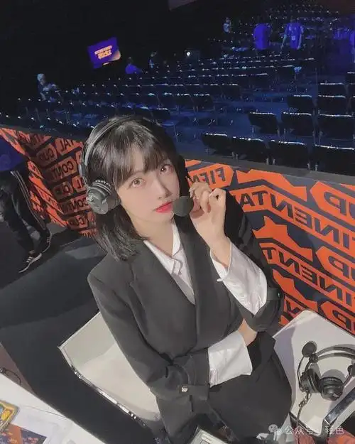 总的来说,郭敏善不仅是一位优秀的电竞主持人和美女主播,更是一位