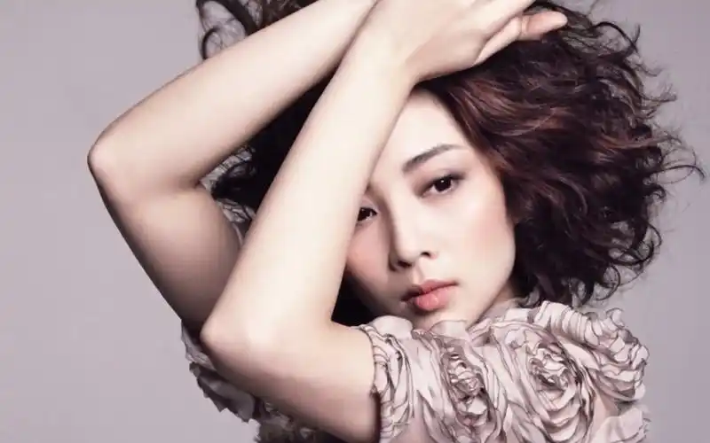 美女明星殷桃桌面壁纸