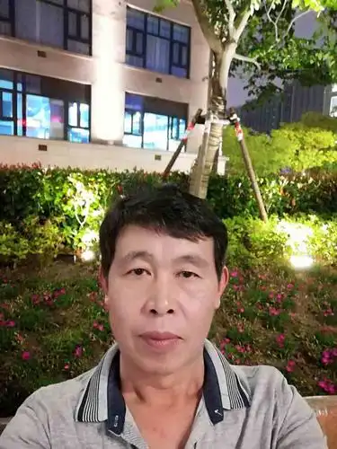 黄志文先生50岁男汉族