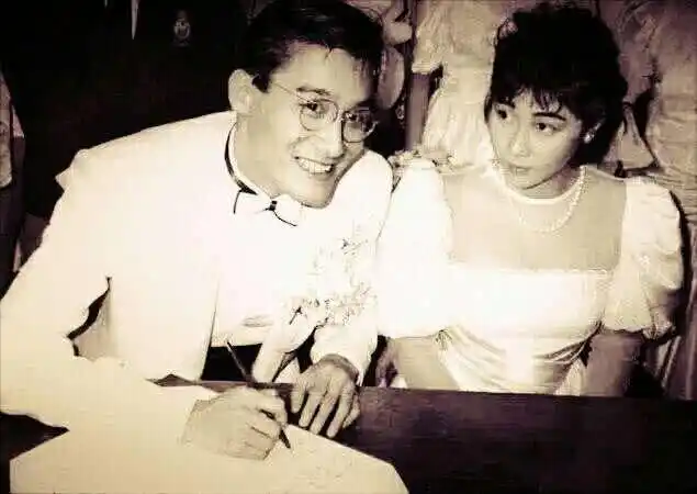 梁家辉庆祝女儿28岁生日,曾经发福被嘲的太太江嘉年性感亮相_妻子