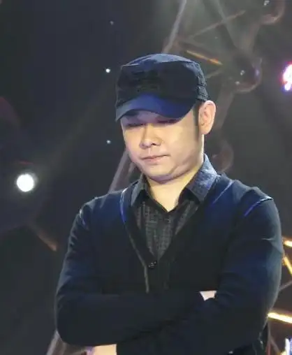 回顾刀郎前妻生下女儿40天便跑路他再婚娶新疆美女后怎样了