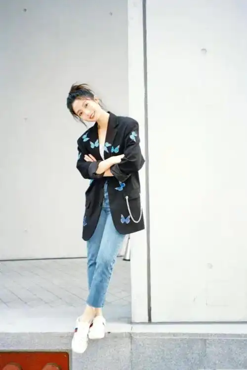 邢菲身高只有158合作男星全在188以上自述拍戏治好多年的颈椎病