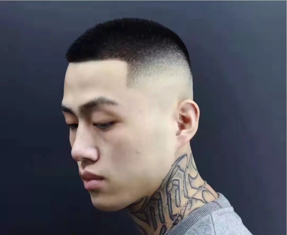 白发大叔剪款圆寸头,真精神,喜欢吗