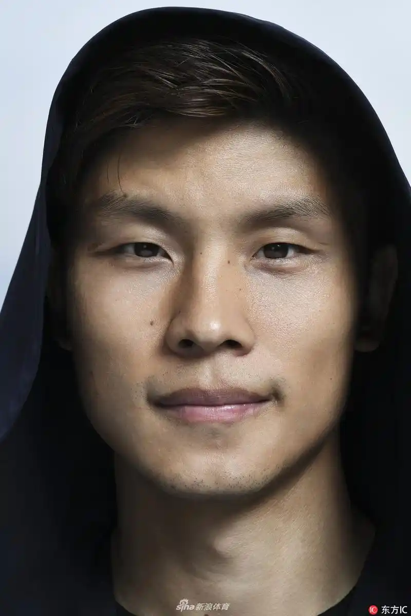 于洋个人写真 简单搭配酷范十足