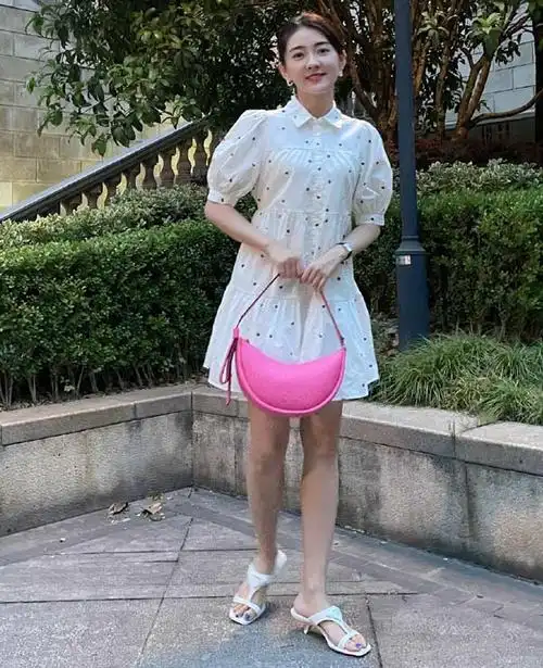 梁洁最美图片梁洁生活照