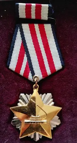 战功勋章的份量 - 美篇