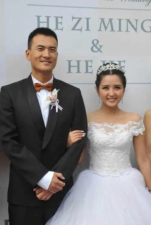 和何洁离婚7年,赫子铭宣布再婚了,现任妻子出镜温柔声音甜美|恋情
