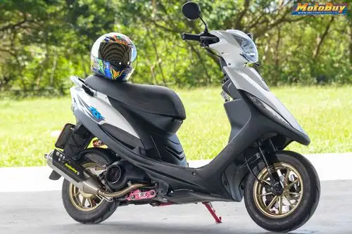 [夯车分享] 纯白低调风 yamaha rs 100