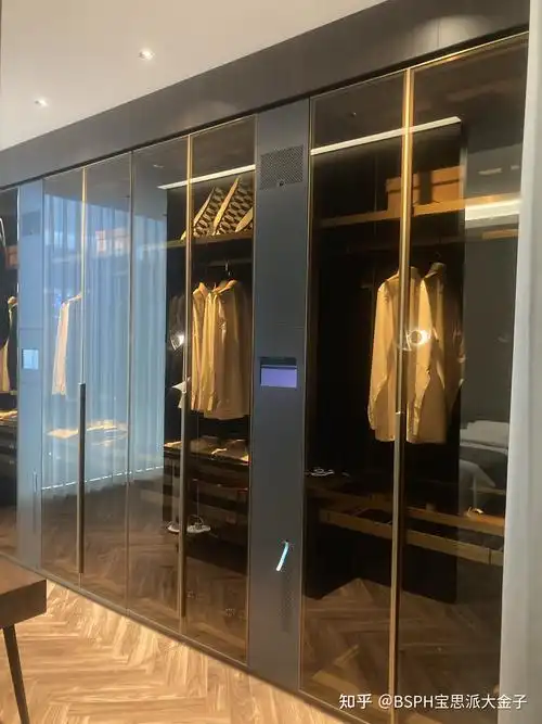 我家智能衣柜到位了