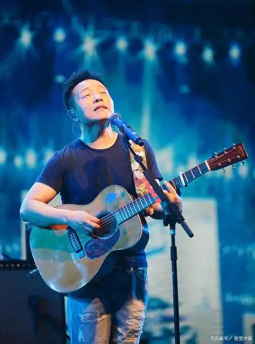 传唱至今的民谣才子——许巍与他的音乐人生
