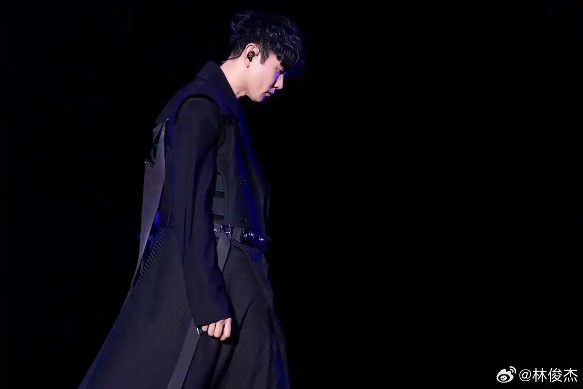 林俊杰是最可爱的人.#林俊杰 #现场版live #一开口就是 - 抖音