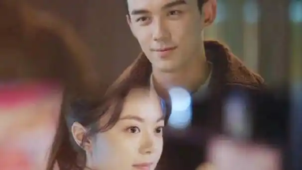 "她不是我的女朋友,现在还不是～""都知道我这张台子是我的,有事随时