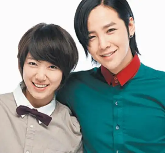 张根硕续签统一鲜橙多 与朴信惠携手让漂亮发生