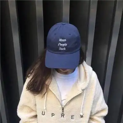 最潮最火2020韩系女生可爱头像原来这个世界没有童话只有谎话