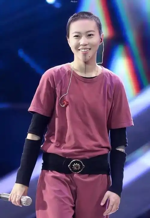 "遗产绝不留给父母"王菲的女儿窦靖童出言不逊,被周迅带坏了|窦唯