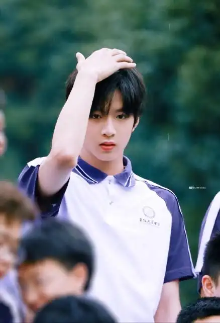 时代少年团刘耀文被巴蜀中学录取官方未录取已离开