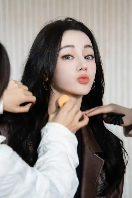 聂九罗@dear-迪丽热巴偶尔也是有点小可爱在身上的#迪丽热巴聂九罗