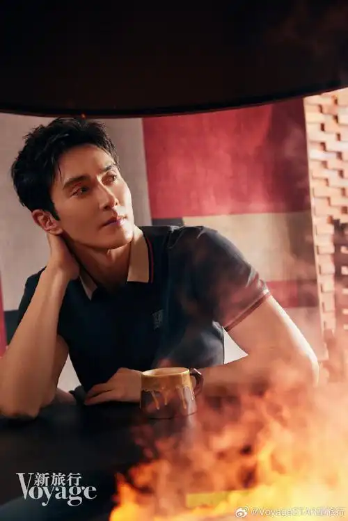 高伟光超话#新旅行封面高伟光#@深情的高伟光走进香山文化空间,自然