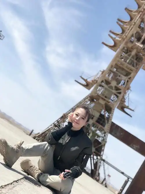 外景主持人:王芳出镜记者,《军迷淘天下》栏目责任编辑,制片.