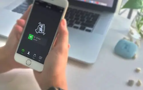 想知道附近哪里有打折?试试微信摇一摇