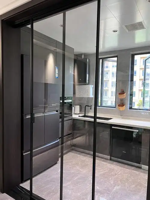 为了不影响整体安装效果,移门也尽量追求极简效果品牌:德禄渠道:网购