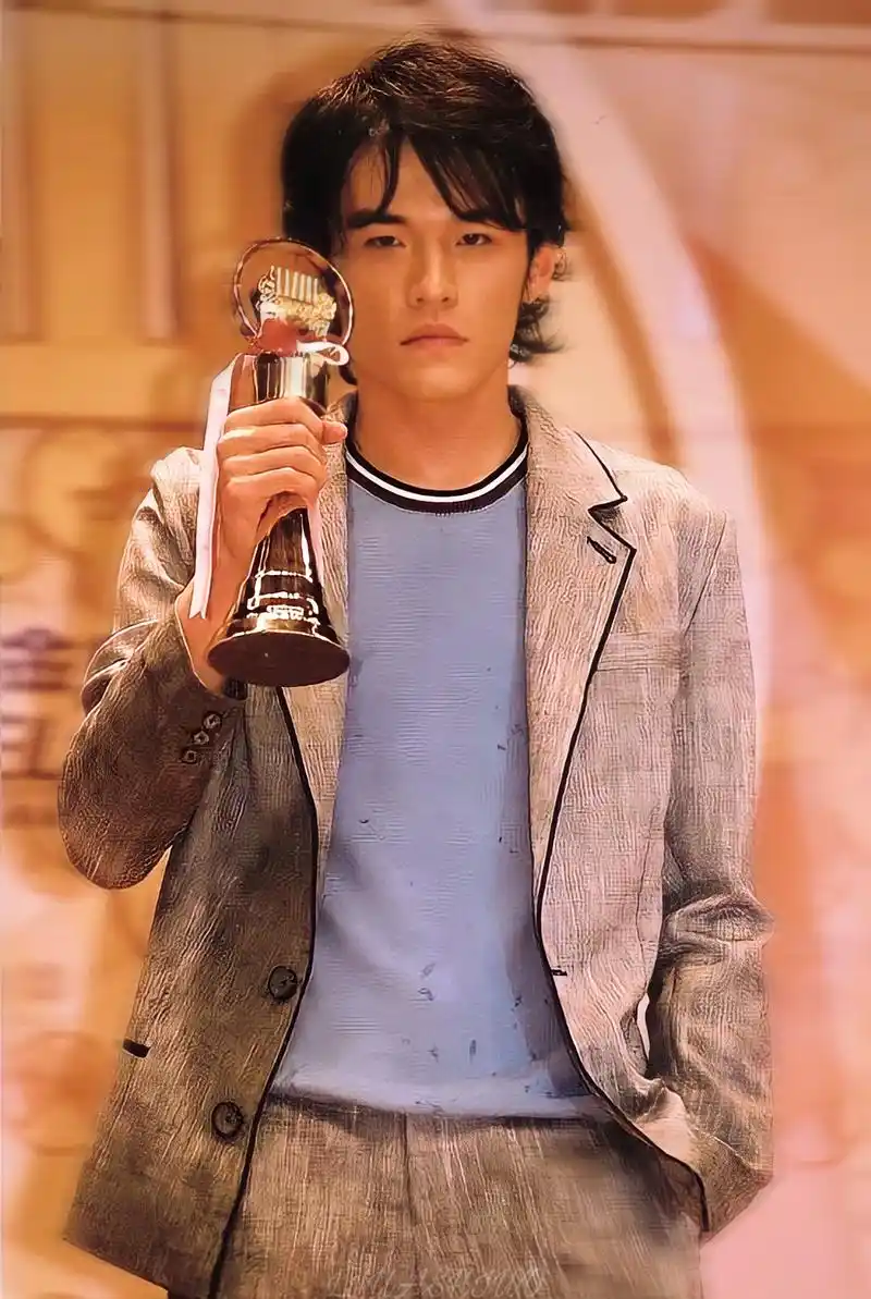 周杰伦壁纸合集,竟然还有这么青涩的时候,铁粉快来评论区集合