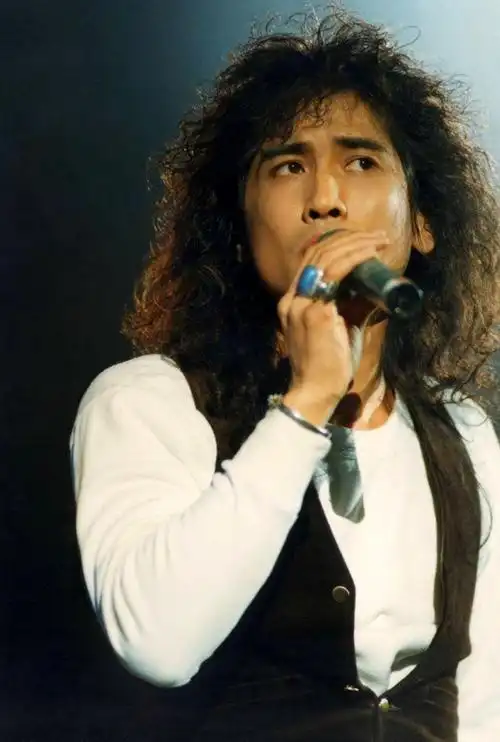 记住不是时代抛弃了齐秦而是时势造英雄也毁英雄