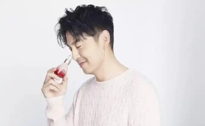 emmm,看到雷佳音都开始代言护肤品牌时,alice差点被萌出了一